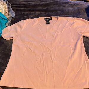 One xl elbow sleeve t shirt